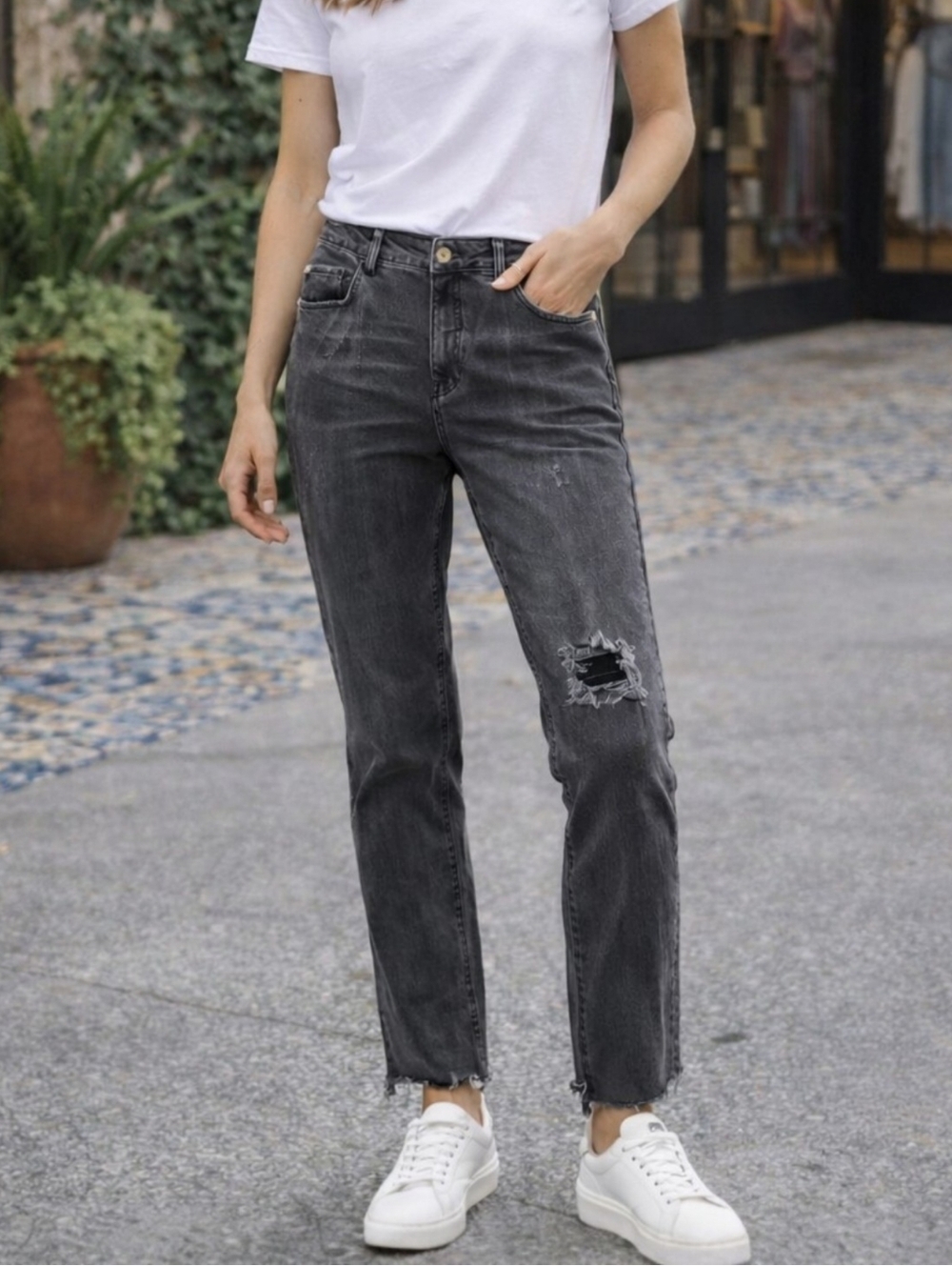 Anthropologie Pilcro Vintage Straight Jeans Womens 32 Gray Distressed High Rise